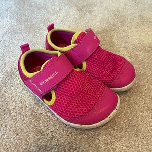Merrell Toddler Girl’s Water Sneakers!